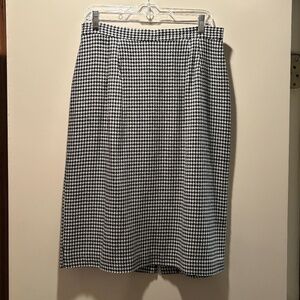 Houndstooth pencil skirt, black & white